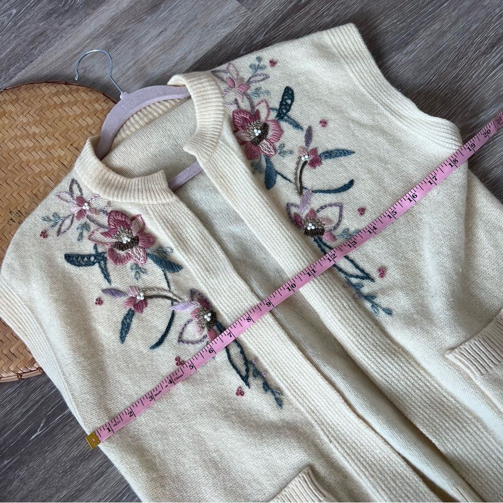 Vintage 80’s‎ embroidered sleeveless cardigan vest cottagecore dainty floral - Picture 4 of 7